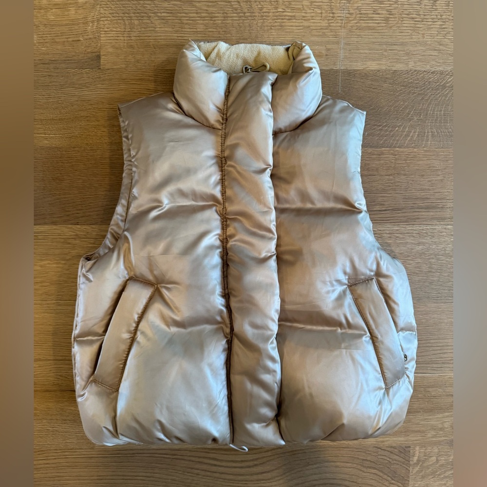 Beyond Yoga NEW Pillow Puffer Vest in Travertine Down Filled Gold Size S